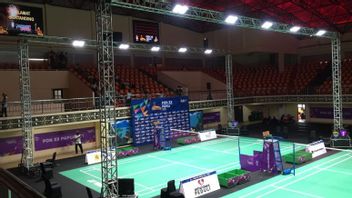 Un Athlète De DKI Jakarta Se Plaint De La Hot Papua National Sports Week Badminton Arena