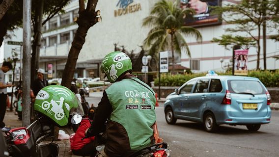 2030年にカーボンニュートラルサービスとなり、ゴジェックドライバーは電気自動車を使用しますが..