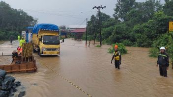 فيضانات في تاناه لوت وتانا بومبو كالسل، 208 أسر متضررة