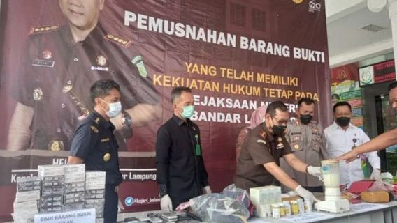 Mulai dari Kosmetik Sampai Narkoba, Kejari Bandar Lampung Musnahkan Barang Bukti Kejahatan Lima Bulan