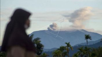 Mount Marapi West Sumatra Eruption Accompanied By Strong Bangs