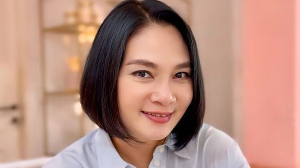 7 Latest Portrait Of Dian Nitami After Undergoing Facelift Surgery, Her Face Skin Gets Stronger