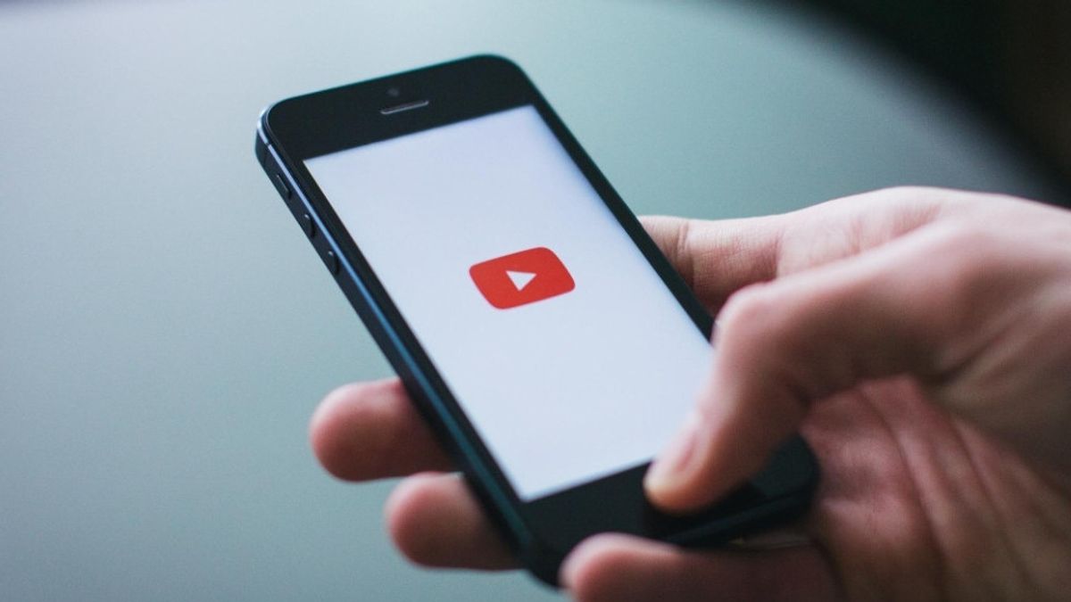 JAKARTA - سيتخذ YouTube إجراءات صارمة ضد تطبيق مزود خدمة حظر الإعلانات