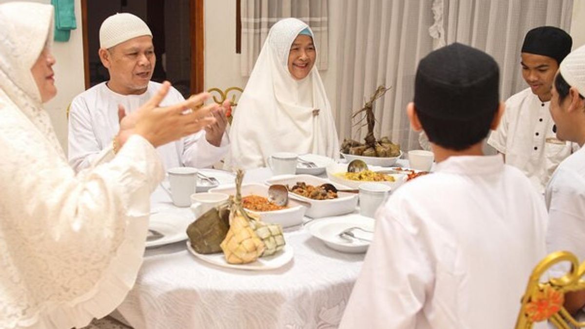 3 Jenis Makanan Pantang Dikonsumsi Saat Sahur, Bikin Lemas dan Haus