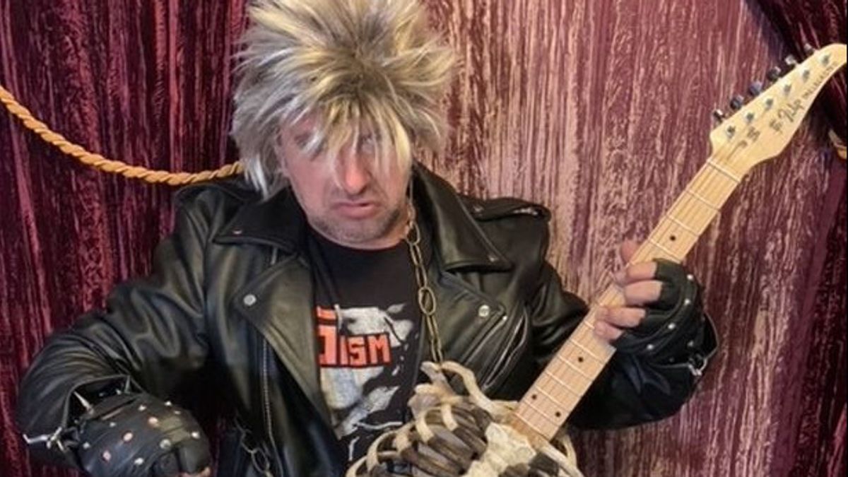 This Rock Musician Made A Guitar From The Skeleton Of His Dead Uncle