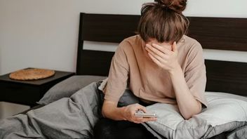 The Impact Of Doomscrolling On Health And Effective Ways To Reduce This Habit