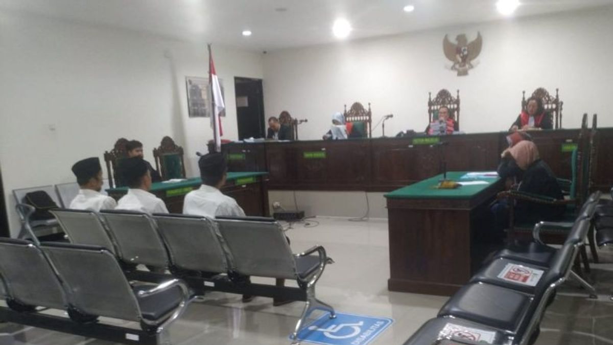 3 accusés de corruption opérationnelle de la DPRD, Seluma Bengkulu, condamnés à une peine de plus de 2,3 ans de prison