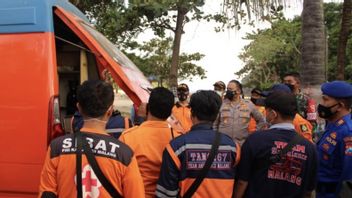 العثور على 3 أشخاص جرهم الأمواج في باتو بينغكونغ مالانج ميتين 
