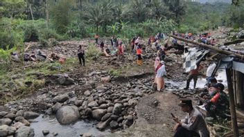 BPBD加速处理Purbalingga Panusupan山体滑坡