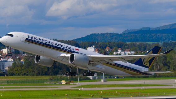 His Ministry, Sandiaga, Is Happy That Singapore Airlines, Which Brought Many Foreigners, Finally Landed In Bali