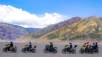 Célébrer un anniversaire, les propriétaires indonésiens de V-Strom tournent à Bromo