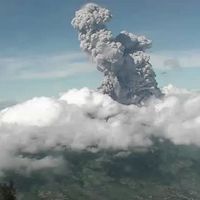 Masyarakat Sekitar Gunung Merapi Diimbau Waspada