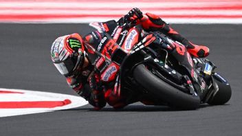 Marco Bezahitchi remportant le MotoGP du Portugal sur le circuit de l’Algarve à Portimao