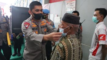 قبل شهر رمضان ، نائب رئيس شرطة بانتين يستعرض التطعيم في وقت واحد في MPS Pandeglang