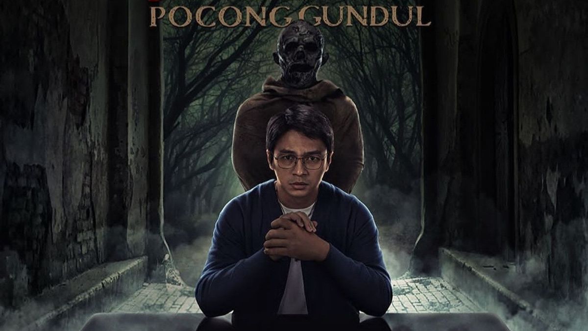 Review Film Kisah Tanah Jawa: Pocong Gundul, Perkenalan Retrokognisi Om Hao yang Bikin Tegang