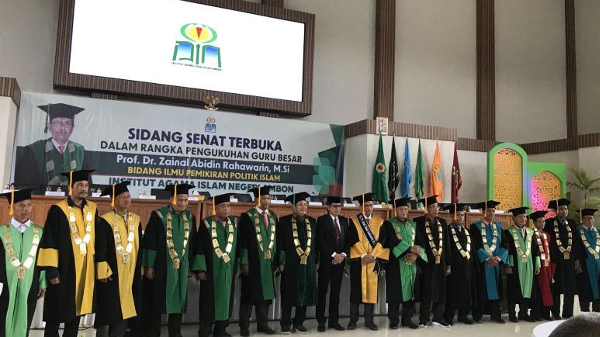 Kemenag Kukuhkan Rektor IAIN Ambon sebagai Guru Besar