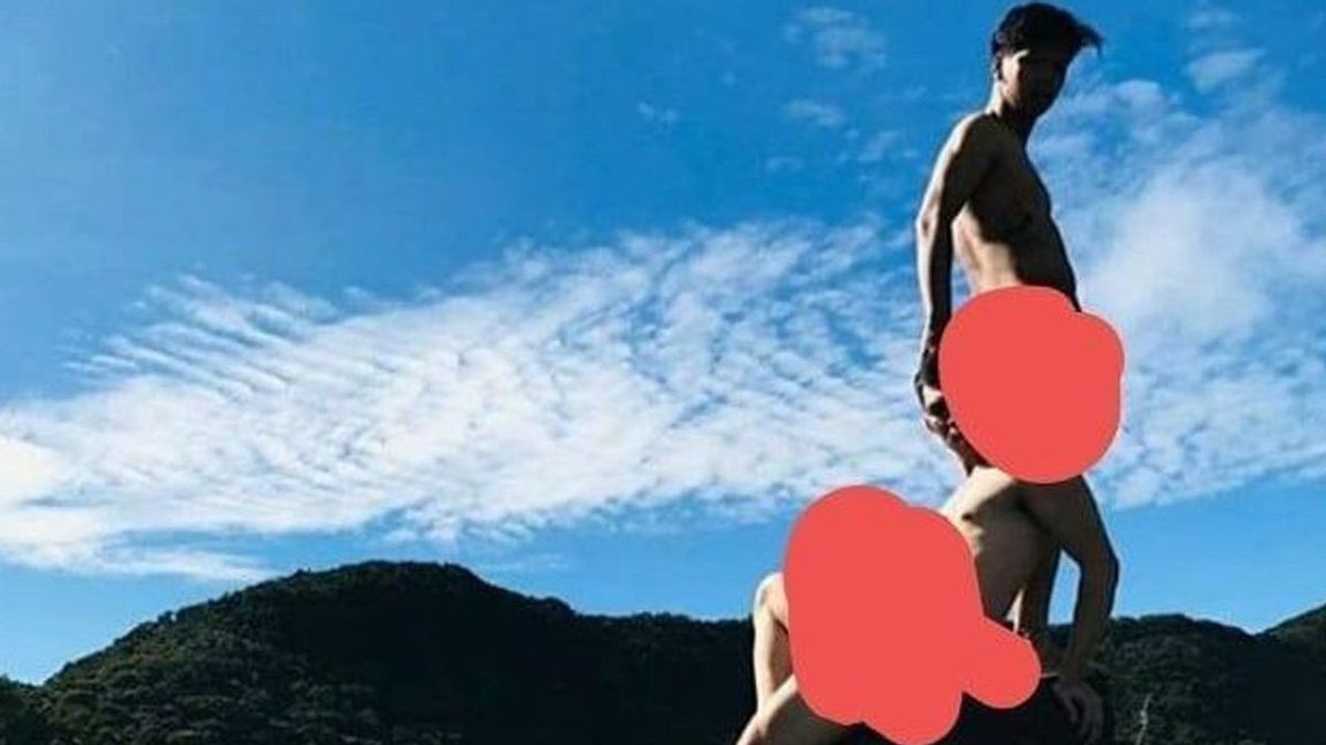 对不起， 两个男人在盖德山上的裸体主义风格的照片不被公民接受