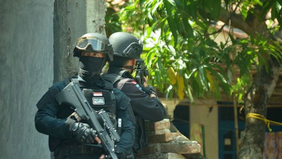 Detachment 88 Moves 11 Suspected Terrorists of the East Java Islamic Jemaah Network to Jakarta