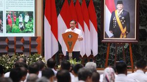 Ganggu Warga, Pramono Perintahkan Satpol PP Copot Bendera Parpol 3 Hari di Ruang Publik