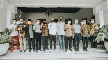 Le Maire De Surabaya Rencontre 10 Partis Politiques Avant Le RAPBD 2022