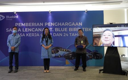 Bluebird Berikan Penghargaan kepada Ratusan Pengemudi dan Karyawan yang Loyal