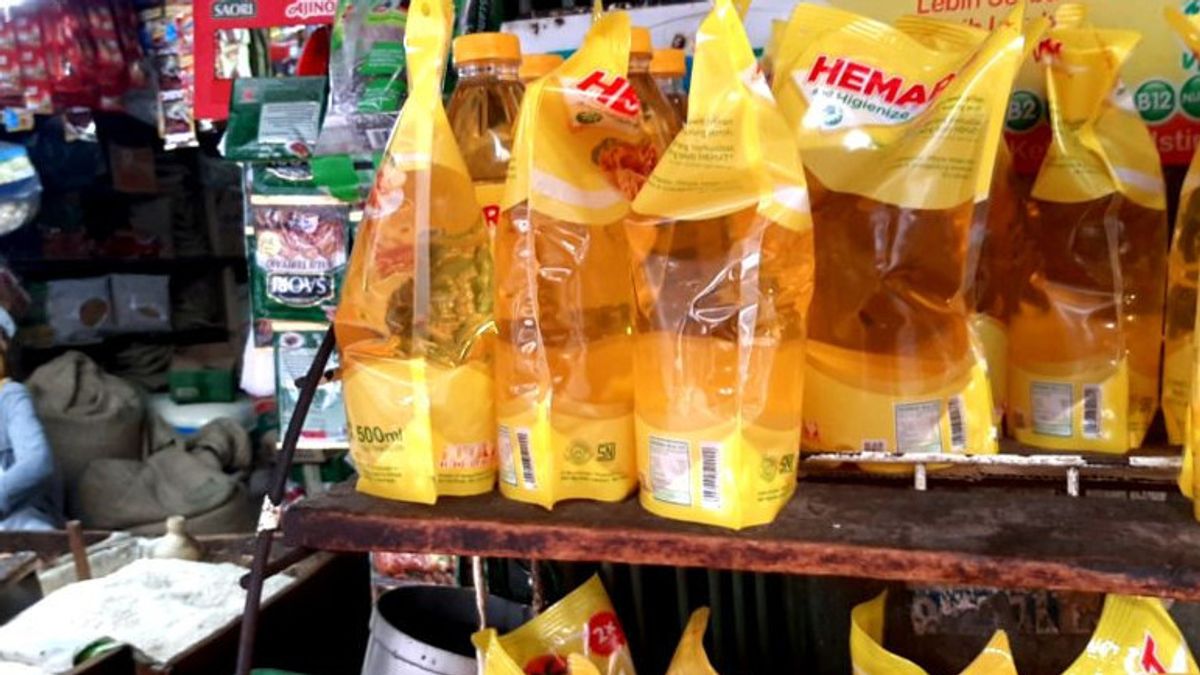 PSI Once Holds A Hundred Liter Market Operation, Claims To Get Cooking Oil From A Stall, How Come?