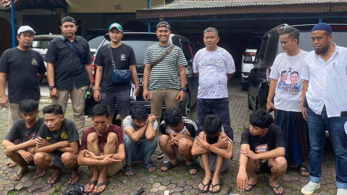 Pondok Aren地区公寓的两名保安人员遭到武装暴徒袭击,10人被捕