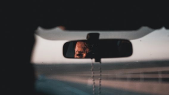 The Right Position Of The Car's Mirror Glass: Here's How To Set It Up