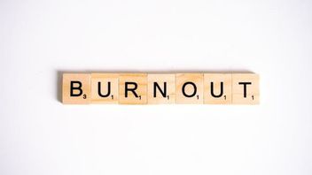 6 Cara Mengatasi <i>Burnout</i> di Tempat Kerja, agar Fisik dan Pikiran Kembali Segar