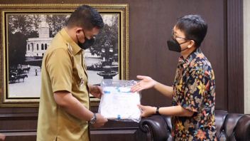 Pemko Medan Dapat Donasi 320 Baju Hazmat, Wali Kota Bobby: Segera Disalurkan