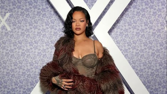 Rihanna Comeback setelah Tiga Tahun lewat Single <i>Friend of Mine</i>