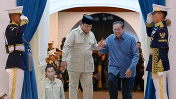 プラボウォ大統領、元大統領と政党の党首との国民夕食会を開催