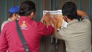 Petugas Gabungan Segel Toko Kosmetik Penjual Heximer dan Tramadol Beromzet Rp1 Juta Per Hari di Tangerang