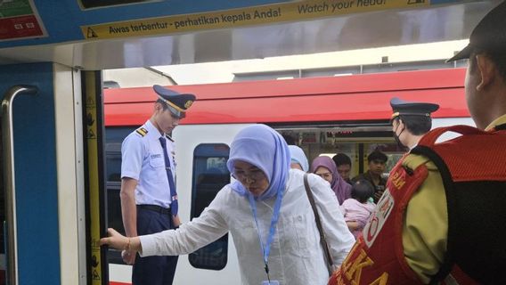 LRT Jabodebek Arah Harjamukti Mogok, Penumpang Dievakuasi