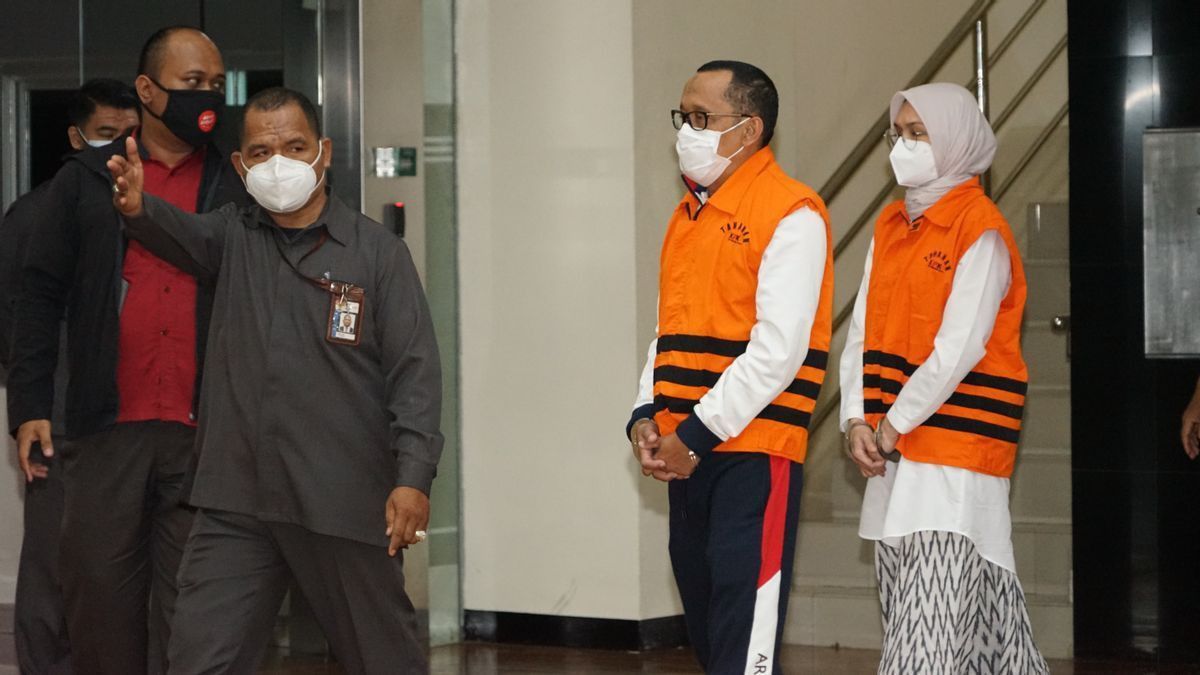 Kasus Suap Seleksi Jabatan di Probolinggo: KPK Panggil Belasan Tersangka Penyuap Bupati Puput Tantriana Sari 
