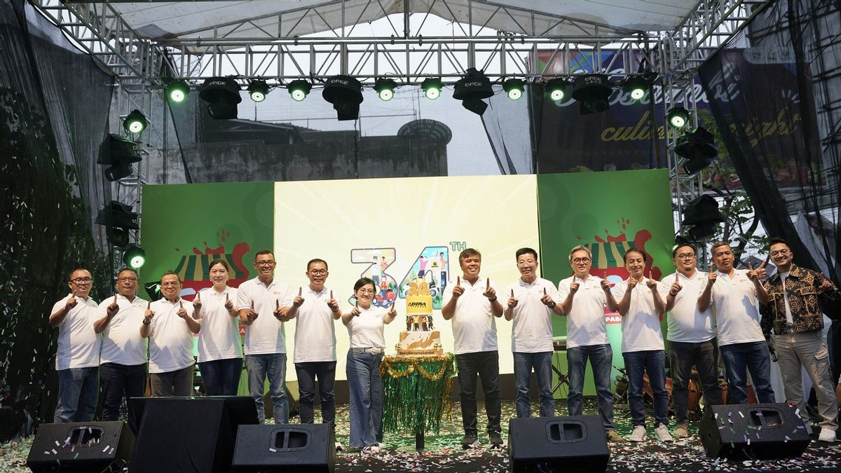 HUT ke-34 Adira Finance Hadirkan Program Otomotif Spesial Meriahkan Festival Pasar Kosambi Bandung