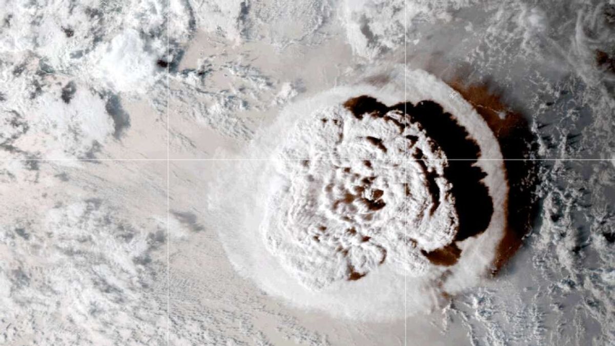 毁灭性的，美国宇航局捕捉到汤加火山灰火山喷发的图像，距离地球53公里