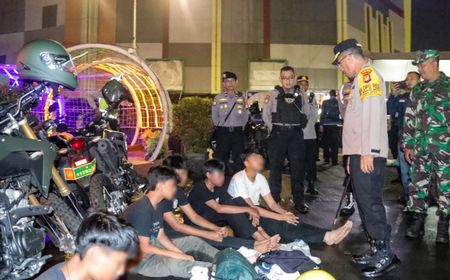 Tujuh Remaja Hendak Tawuran Ditangkap Polisi Saat Kibarkan Bendera Gangster