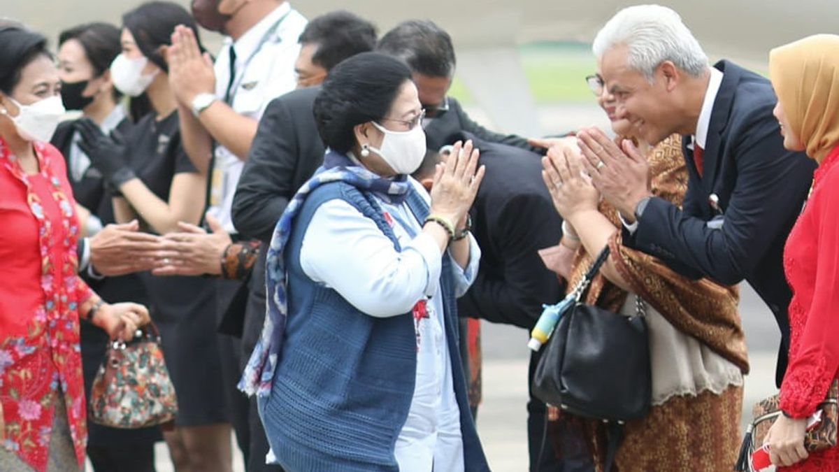Megawati Flew To Semarang, Ganjar Pranowo And His Wife At Lanumad Ahmad Yani