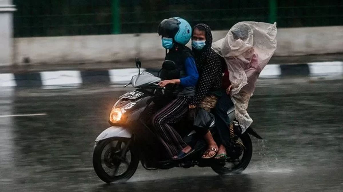 Sedia Payung, Jakarta, Bandung hingga Yogyakarta Berpotensi Hujan Hari Ini