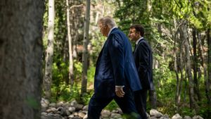 Trump Menggerutu Tak Dibantu, Macron Tegaskan Prancis Tak Dilibatkan Rencana AS Serang Iran