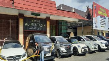 La police de Kalsel s’est emparée de voitures de luxe Mini Cooper à Mercy appartenant à bodong Investment Bandar