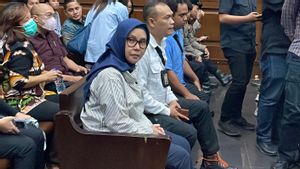 证人Riezky Aprilia在Hasto案件中回答了90%的检察官问题,类似于Saeful Bahri