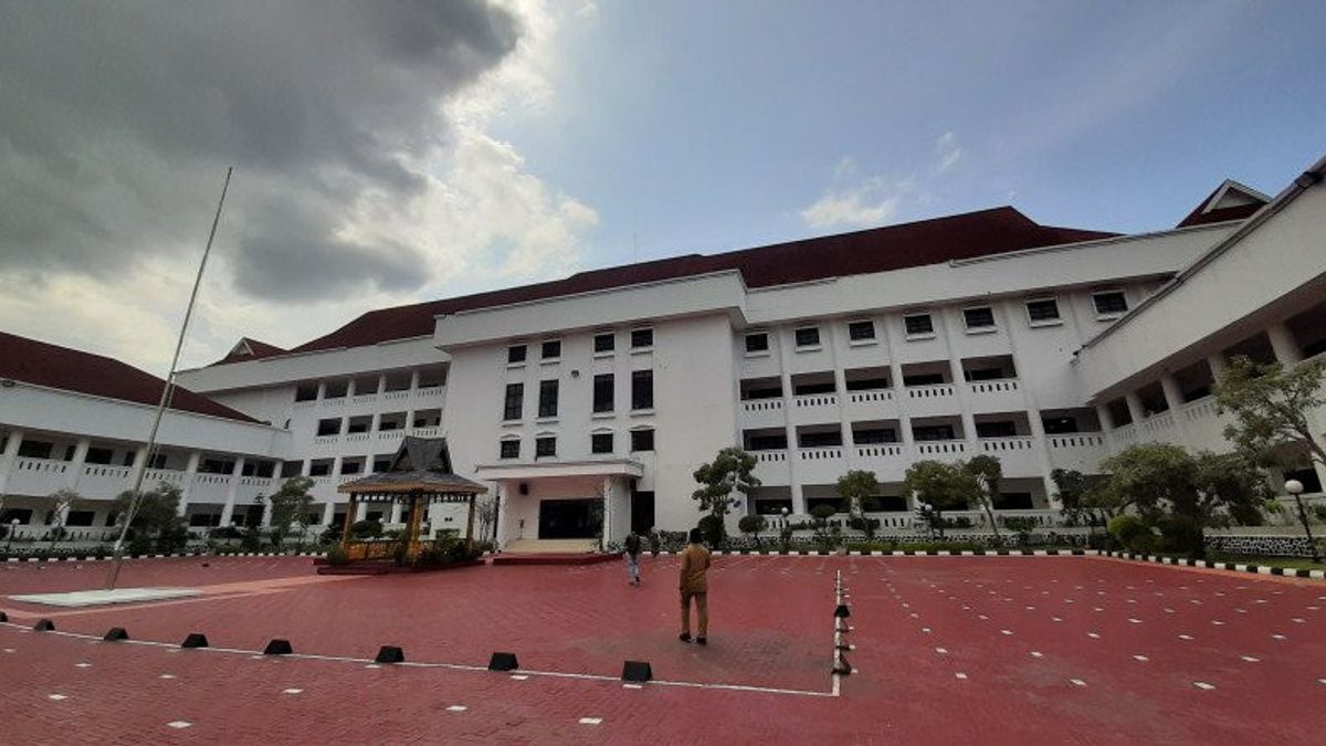 Le Complexe Du Bureau Du Gouverneur Des îles Riau Est Strictement Surveillé Après Le Cambriolage