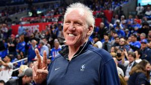 Legenda NBA Bill Walton Meninggal Dunia