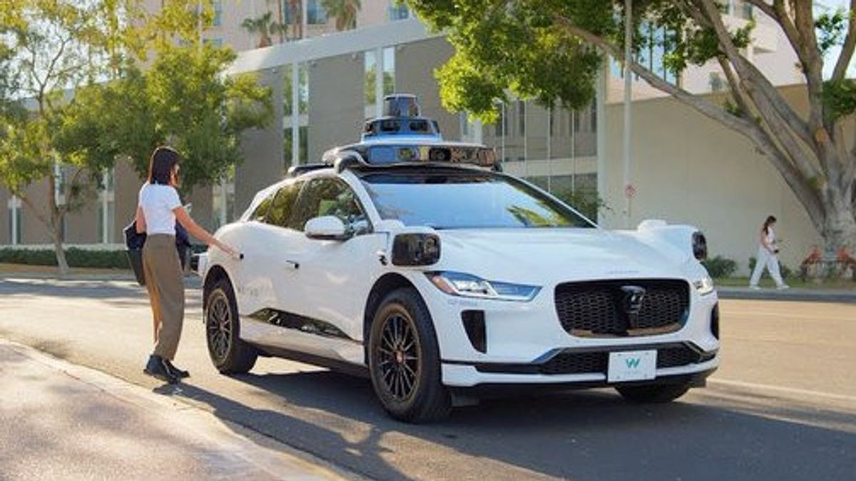Waymo Opens Autonomous Ride-Hailing Service For Everyone In San Francisco