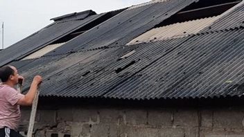 竜巻で被害を受けた340軒の家屋、ブカシ摂政政府が住民にゴトンロヨンを要請