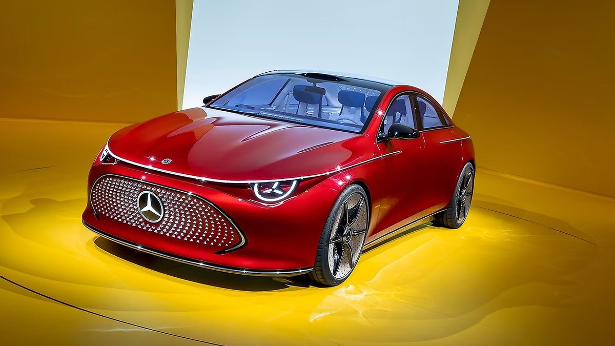 En plus de la version standard, le dernier développement du concept Mercedes CLA sera présent de la division AMG