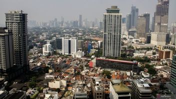 Press Air Pollution, 700 High Buildings In Jakarta Install Water Fog Generators