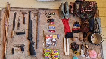 在印坦贾亚巡逻， 警官找到森皮， 弹药到米埃纳克属于恐怖组织萨比努斯韦克尔